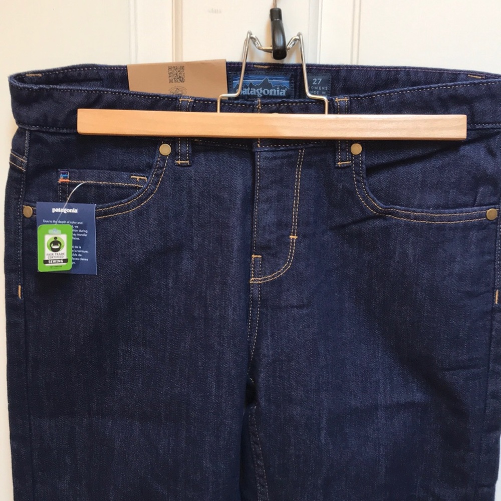 Patagonia jeans 27 (4) straight leg dark wash